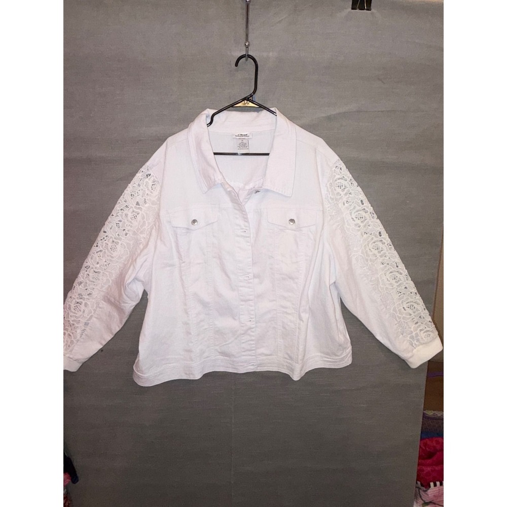 X 3 Back in the Saddle White Denim Jacket Crochet Lace Sleeve Plus Size 3 - Picture 2 of 5